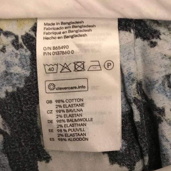 Very Pretty Size 4 Floral Jeans! - Picture 5 of 7